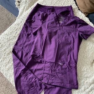 Cherokee Women’s Scrub Set.  Eggplant/Purple Size XS